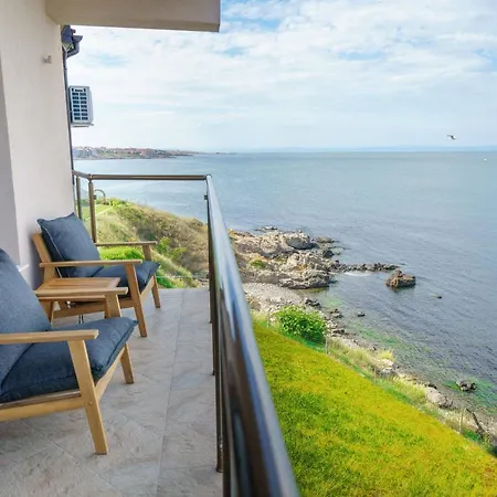 Dolphin Bay Boutique Complex Hotell *
